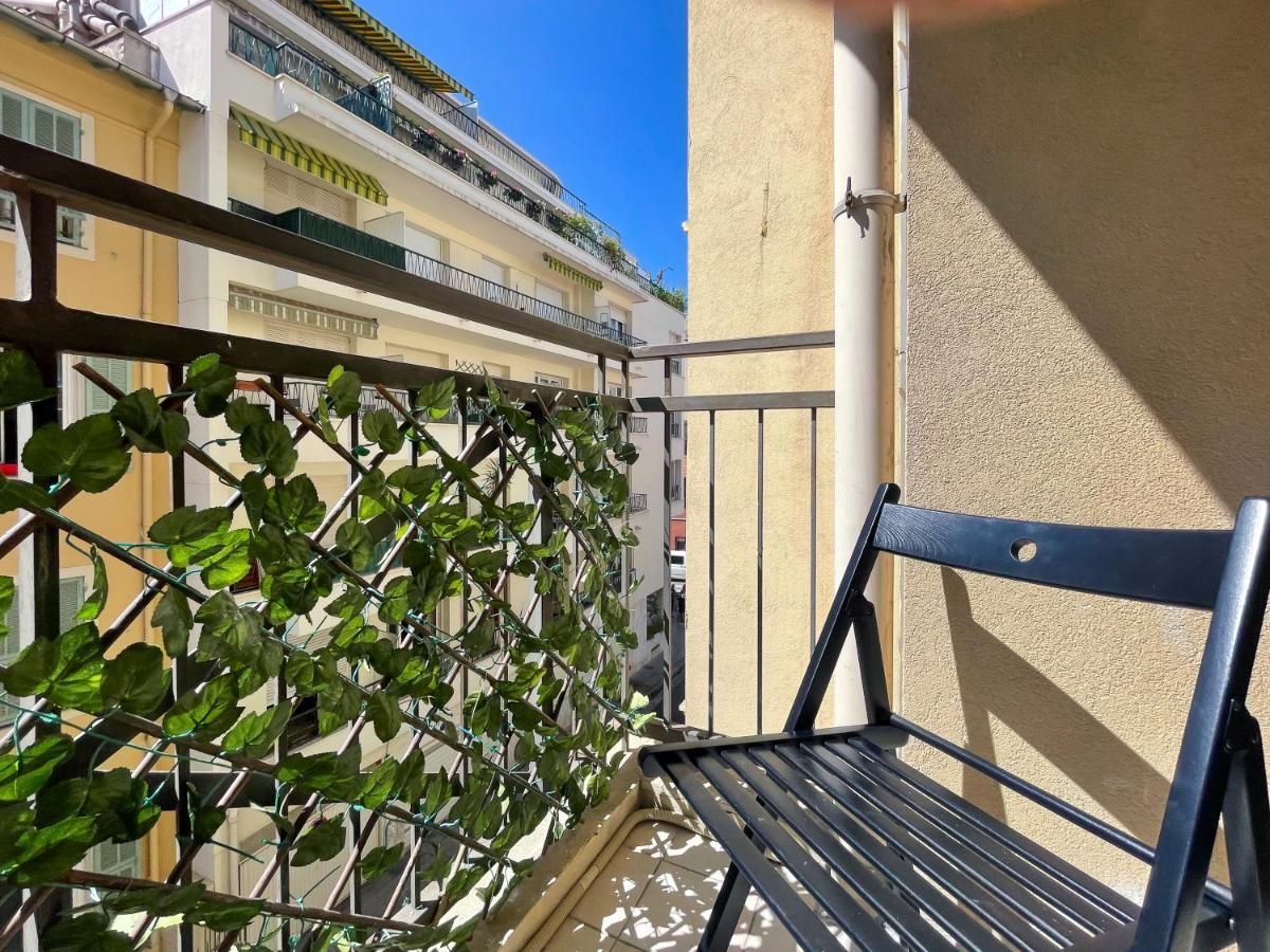 Bh - Victoria - Parking, Balcony, 2 People